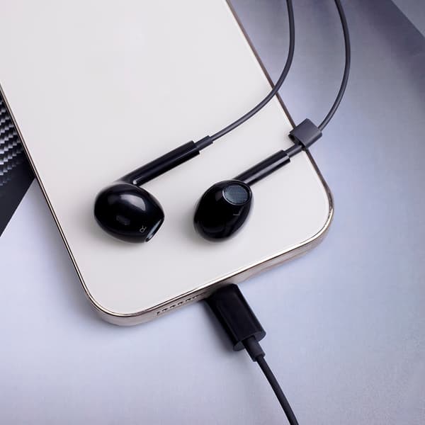 Maxlife trådbundna hörlurar MXEP-04 USB-C svart svart