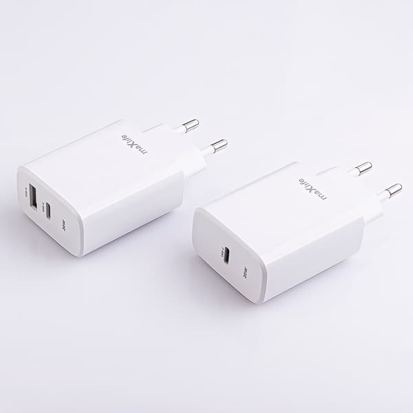 Maxlife MXTC-10-20AC PD QC laddare 1x USB-C 1x USB 20W vit