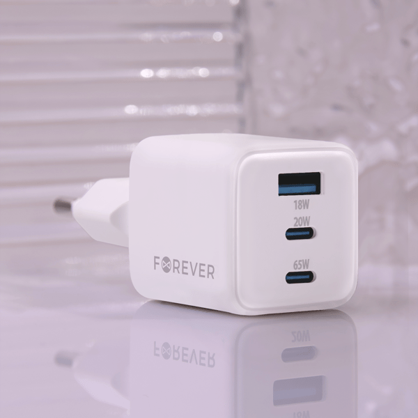 Forever TC-08-65ACC GaN PD QC laddare 2x USB-C 1x USB 65W vit vit
