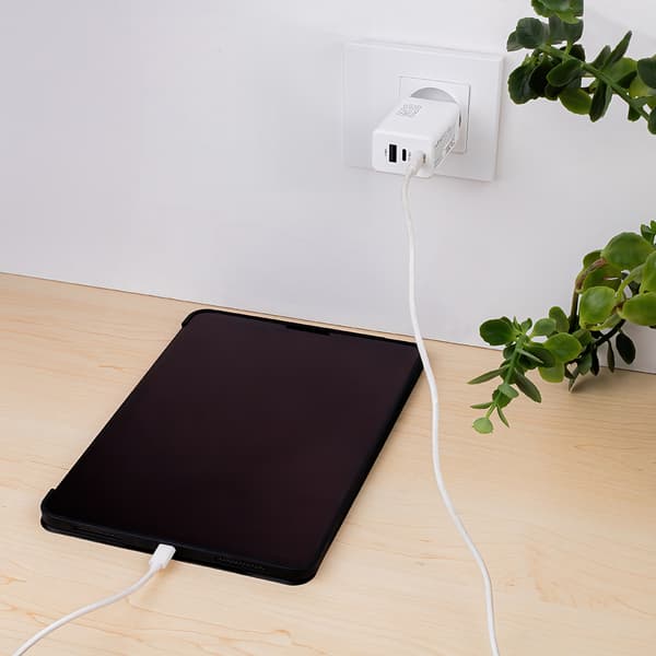 Maxlife MXTC-08-65ACC PD QC laddare 2x USB-C 1x USB 65W vit vit