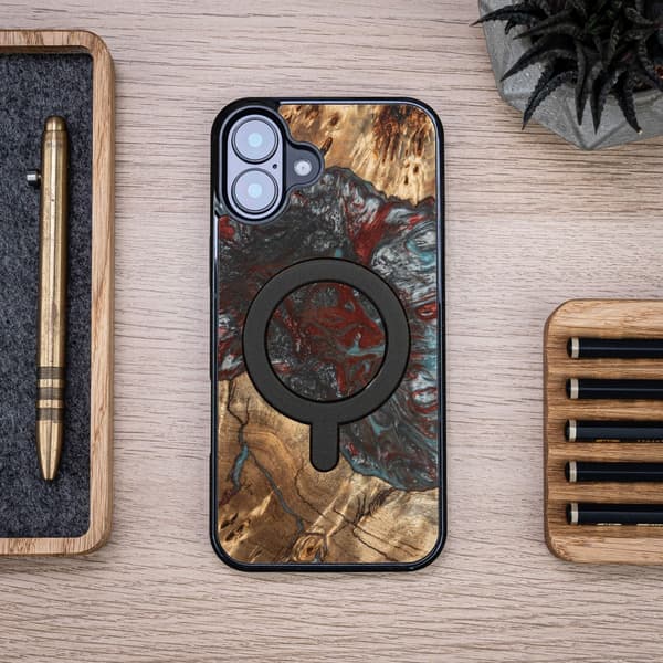 Bewood Unikt fodral för iPhone 16 Plus 6,7\" Planeter Pluto med MagSafe