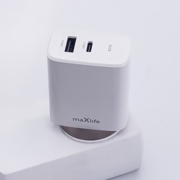 Maxlife MXTC-10-30AC PD QC laddare 1x USB-C 1x USB 30W vit