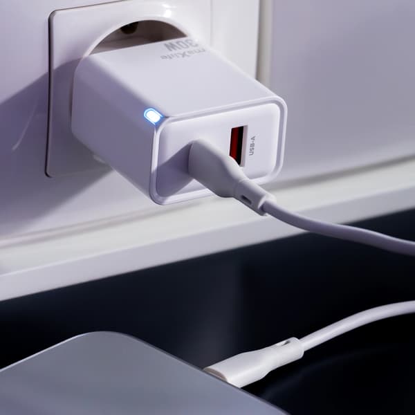 Maxlife MXTC-09-30AC GaN PD QC laddare 1x USB-C 1x USB 30W vit vit