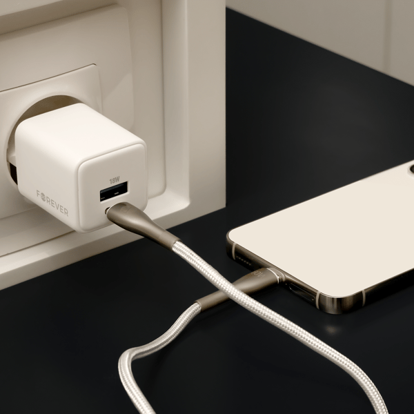 Forever TC-08-30AC GaN PD QC laddare 1x USB-C 1x USB 30W vit vit