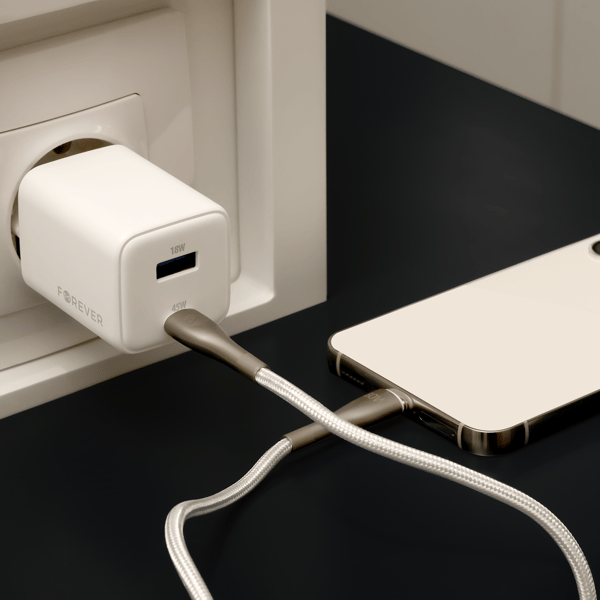 Forever TC-08-45AC GaN PD QC-laddare 1x USB-C 1x USB 45W vit vit