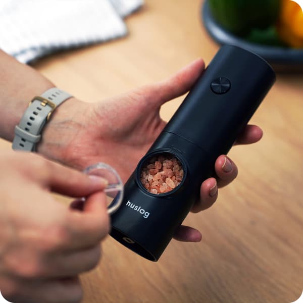 Huslog Set med batteridrivna kvarnar röd