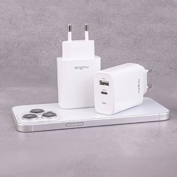 Maxlife MXTC-10-20AC PD QC laddare 1x USB-C 1x USB 20W vit