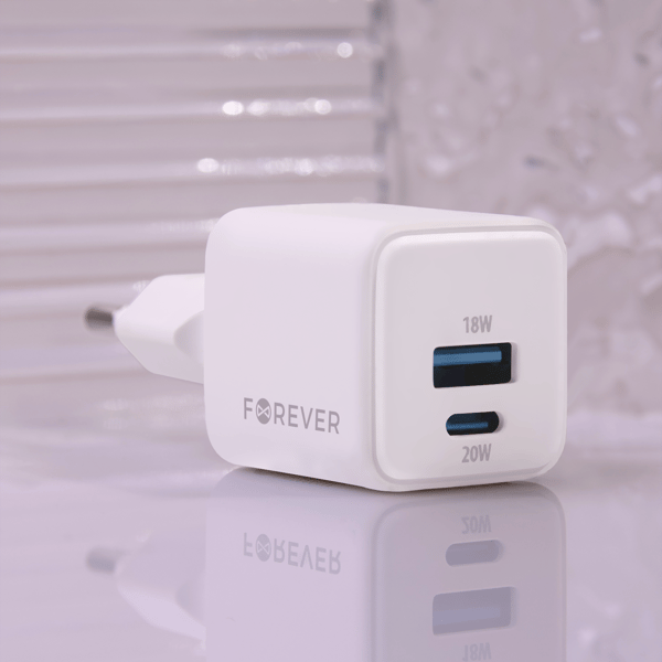 Forever TC-08-20AC GaN PD QC-laddare 1x USB-C 1x USB 20W vit vit