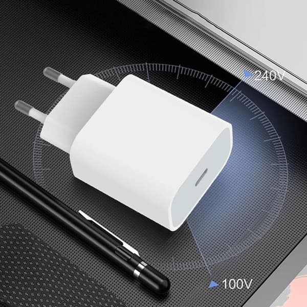 Snabbladdare för iPhone 15 vit