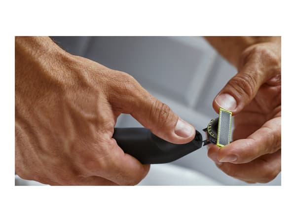 Philips OneBlade Pro 360 QP6542/15 Trimmer svart svart