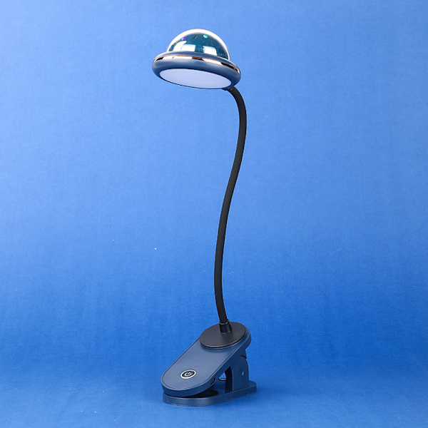Klips på LED-lampe med USB-opladning skrivebordslampe, soveværelseslæselampe