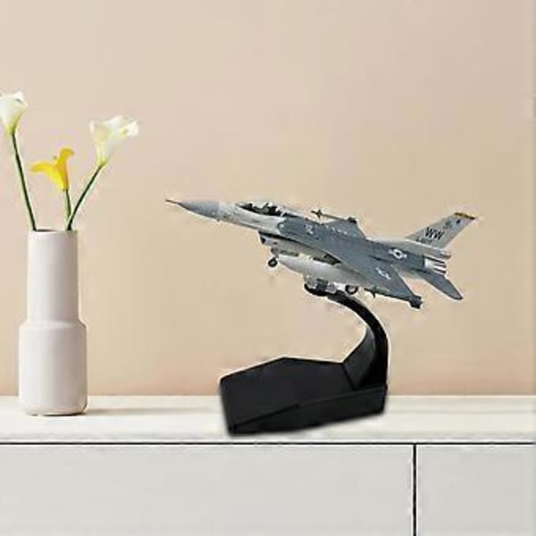 Støpt Modell Simulering Voksne Gaver 1/100 F16C Jagerfly for Kontor Hjem