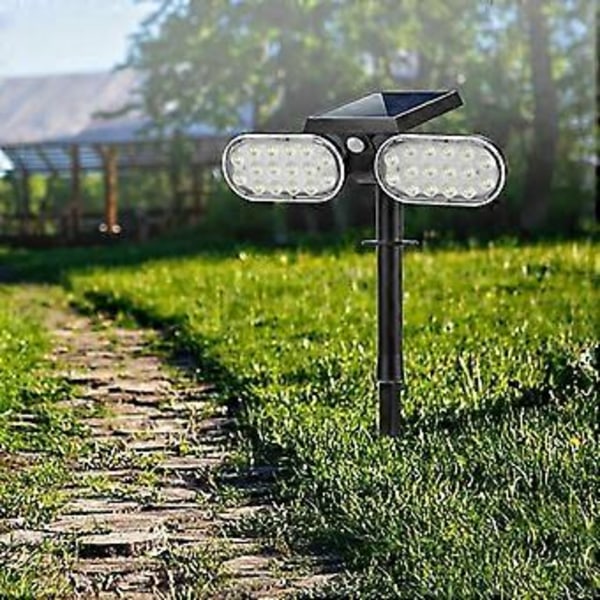Solcellsdriven trädgårdsbelysning med dubbla huvuden, 32 LED, solcellsdriven spotlight för markmontering med ljuskontroll, IP65 vattentät rörelsesensorlampa 2200 m