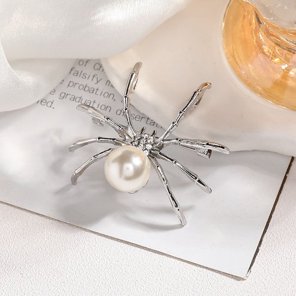 Viktorian tyylinen helmiäisrunko ja Micro Pave Spider Brossi Pinssi Hopeasävy Gootti Asusteet Pinssi Repuille