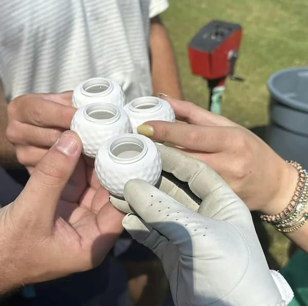 Shotglass formet som en golfball