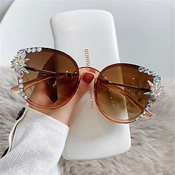 Mode Vintage Katteøje Bling Rhinestone Solbriller Kvinder Anti-UV Solbriller (Brun)