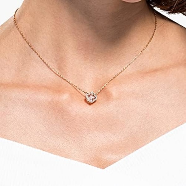 SWAROVSKI Naisten apilan riipus kaulakoru, jossa vaaleanpunaiset ja valkoiset kristallit ruusukullanvärisessä ketjussa