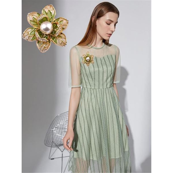 Vårgrön blomma brosch pin skelett kristall strass kronblad utsökt konst brosch för kvinnor pärla brosch guld elegant