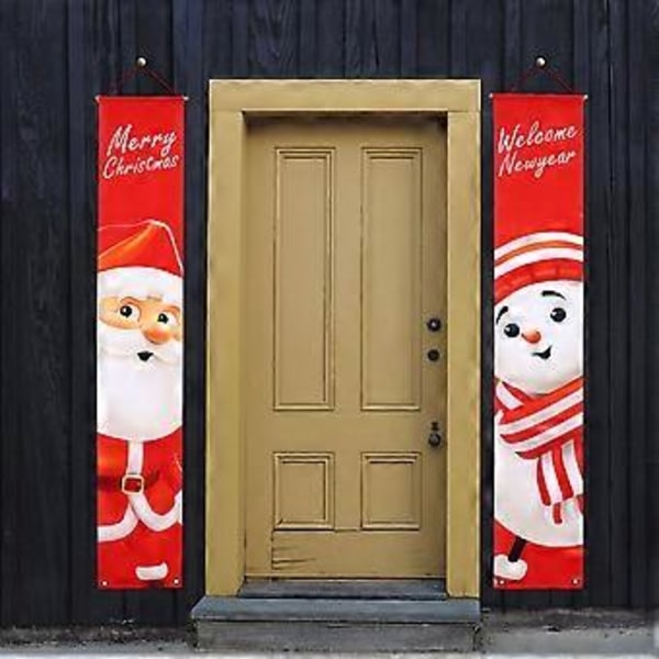 Ett par juldekorationer, kopplingsgardiner, prydnadsföremål, hängande banderoller