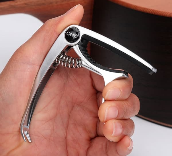 Akustisk gitarr, elgitarr, ukulele tillbehör: Unisex stämapparater och klämmor Gunmetal
