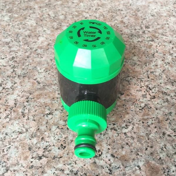 Vandingstimer til automatisk havevanding mekanisk timer og sprinkler