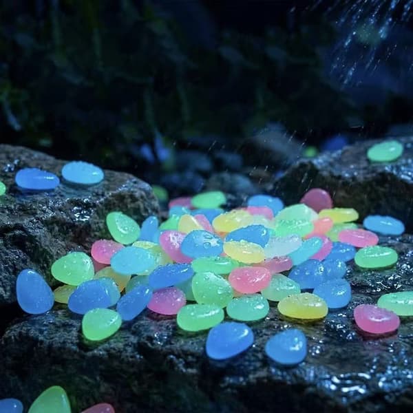 Fargerike selvlysende småstein, utendørs landskapsarbeid, lysende steiner, akvariedekorasjon, fosforescerende fluorescerende grus, 400 stykker per pose
