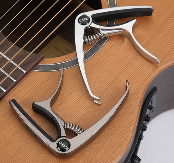 Akustisk gitarr, elgitarr, ukulele tillbehör: Unisex stämapparater och klämmor Dark Woodgrain