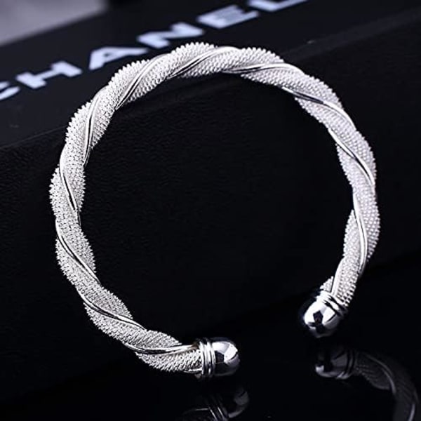 Silverpläterad justerbar mesh tvinnad manschettarmband för kvinnor