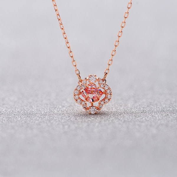 SWAROVSKI Naisten apilan riipus kaulakoru, jossa vaaleanpunaiset ja valkoiset kristallit ruusukullanvärisessä ketjussa