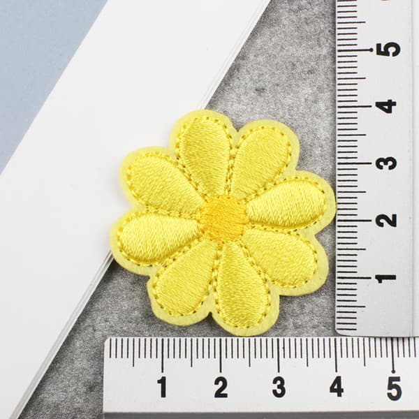 Sett med 36 strykejern-på lapper mini broderilapper