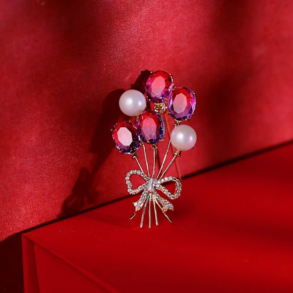 Elegant Pearl Flower Designer Brosch Pins Broscher Kostymsmycken för Kvinnor Mode Julgåva