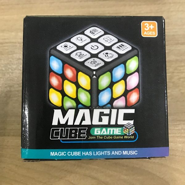 Lasten valo- ja musiikki Rubikin kuutio monitoiminen pulmapeli R