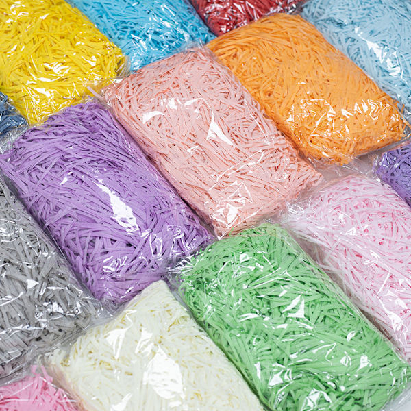 600g förpackning strimlat raffiapapper - Crinkle konfetti för presentkorg