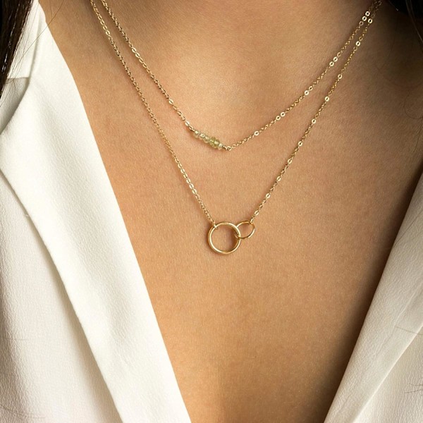Halsband med månberlock i guld  fylld delikat hamrad månfas guld choker enkel halvmåne fullmåne karma cirkel chok