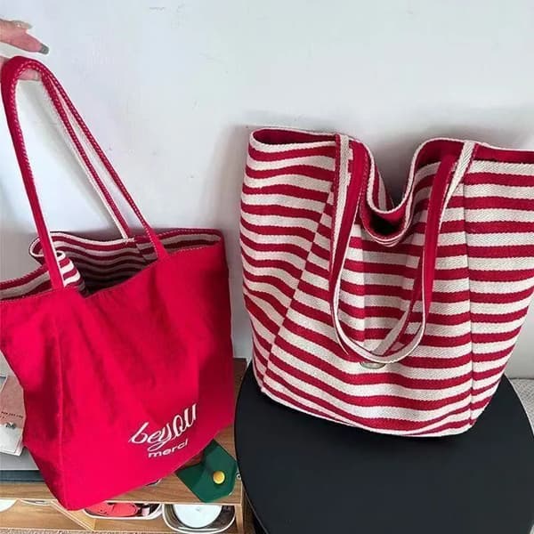 Sommer stribet lærredstaske, vendbar. Red