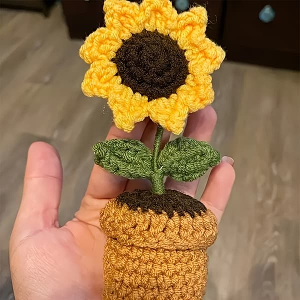 Håndheklet kunstig blomst - Solsikke med doble blader