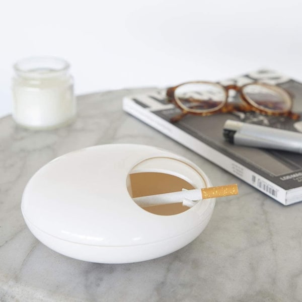 Pebble Ashtray with Lid (valkoinen) - WELLNGS