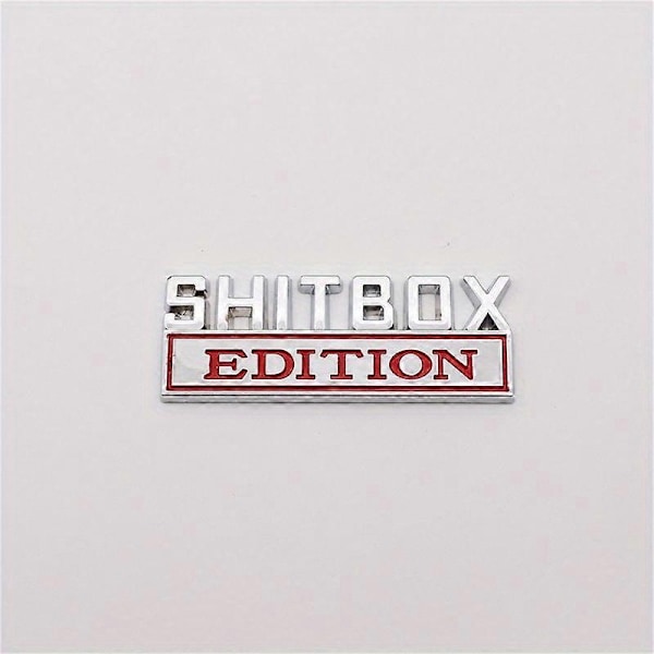 Shitbox Edition -merkki, 3D-automerkkitarrat, tyylikäs 3D-lokasuojan nimikilven korvaaja, yhteensopiva useimpien autojen, kuorma-autojen ja maastoautojen kanssa - WELLNGS Black-Red
