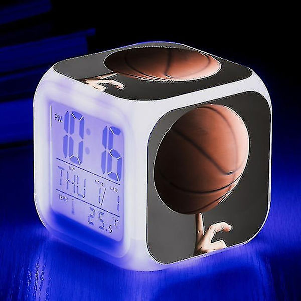 Basketball Vækkeur 7 Farver Skift Multifunktion Noctilucence Elektronisk Ur Børneværelse Vågne Timer Fødselsdagsgave til Barn Tw-WELLNGS Green