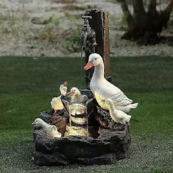 Hartsi Ankka ja Orava Aurinkolähde, Lähdepatsas, Puutarhakoriste Lähde Ulkokoriste-WELLNGS duck