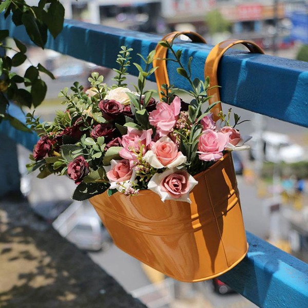 1 st metall järnvägg hängande blomkrukor, 4 st färgglada planteringskrukor