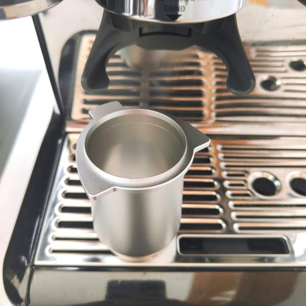 54mm To-Øret Kaffedoseringskopp Praktisk Aluminium Barista Espressopulvervelger for Kaffebar (Sølv)