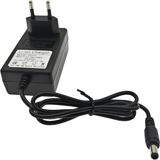 25.2V 1A Litiumbatteriladeradapter for Li-ion med indikatorlampe