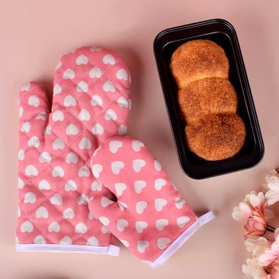 Pink Heart-Shaped Oven Mitts Set (2 Pieces) - Heat Resistant, Washable & Stylish | For Baking, Kitchen & Gift