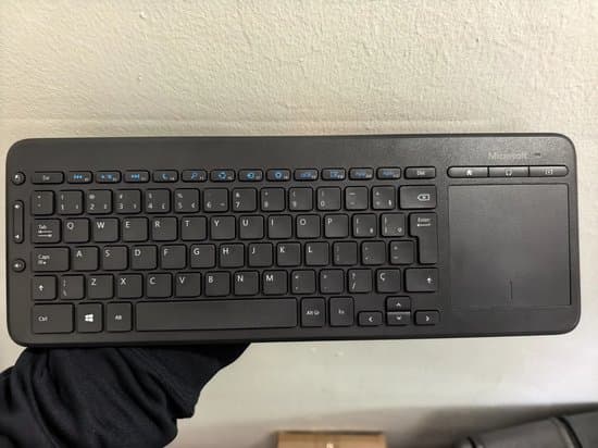 2.4G Smart Keyboard with Touchpad - Suitable for Laptops and TVs - Wireless Keyboard with Touchpad - Black