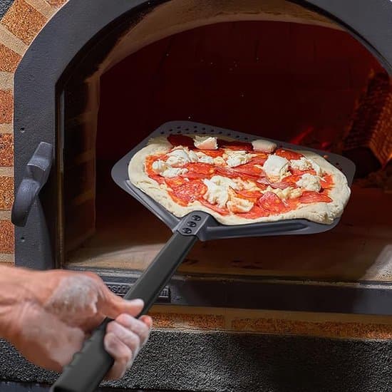Pizzaspade - 13-tommers perforert aluminiumslegering for ovner, brød, paier, bakverk - sølvfirkantet