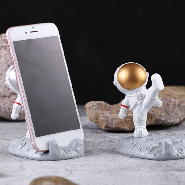 Søt Tegneserie Mobiltelefon Stativ Syntetisk Harpiks Skrivebord Astronaut Ornament for Hjem Kontor Bil Dekor Kung Fu Astronaut Mobiltelefon Brakett (Gull)