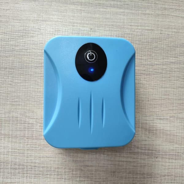Soldriven luftningspump, USB-driven, för tyst vattencirkulation i dammar.