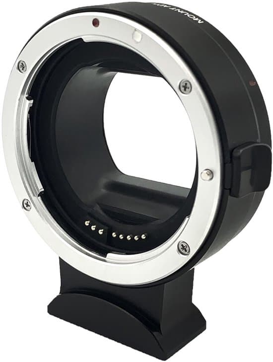 Kompatibel med EF-EOS R-adapter. Fungerar med Canon R-seriens kamerahus (RP, R5, R50) och EF/EF-S-objektiv. Stöder autofokus.