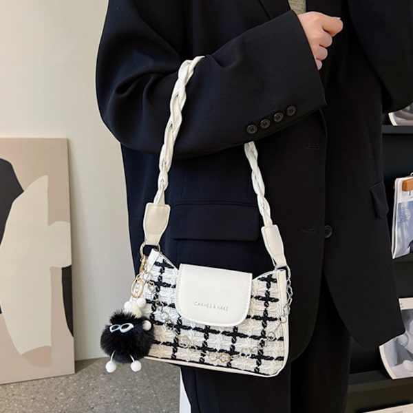 Dam axelväska snygg vacker dold knapp design dam handväska för kontorsfest beige med hänge
